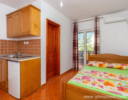 Aparthotel "ADO", #2, privatni sme&scaron;taj u mestu Dobre Vode, Crna Gora - Apartman #2